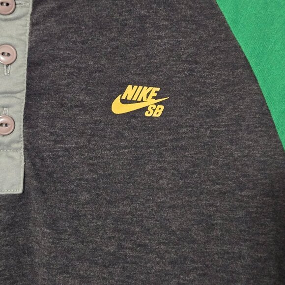 Nike SB Dri-Fit Raglan Henley, Men's Medium, Black/Green, Excellent Condition - Picture 3 of 7